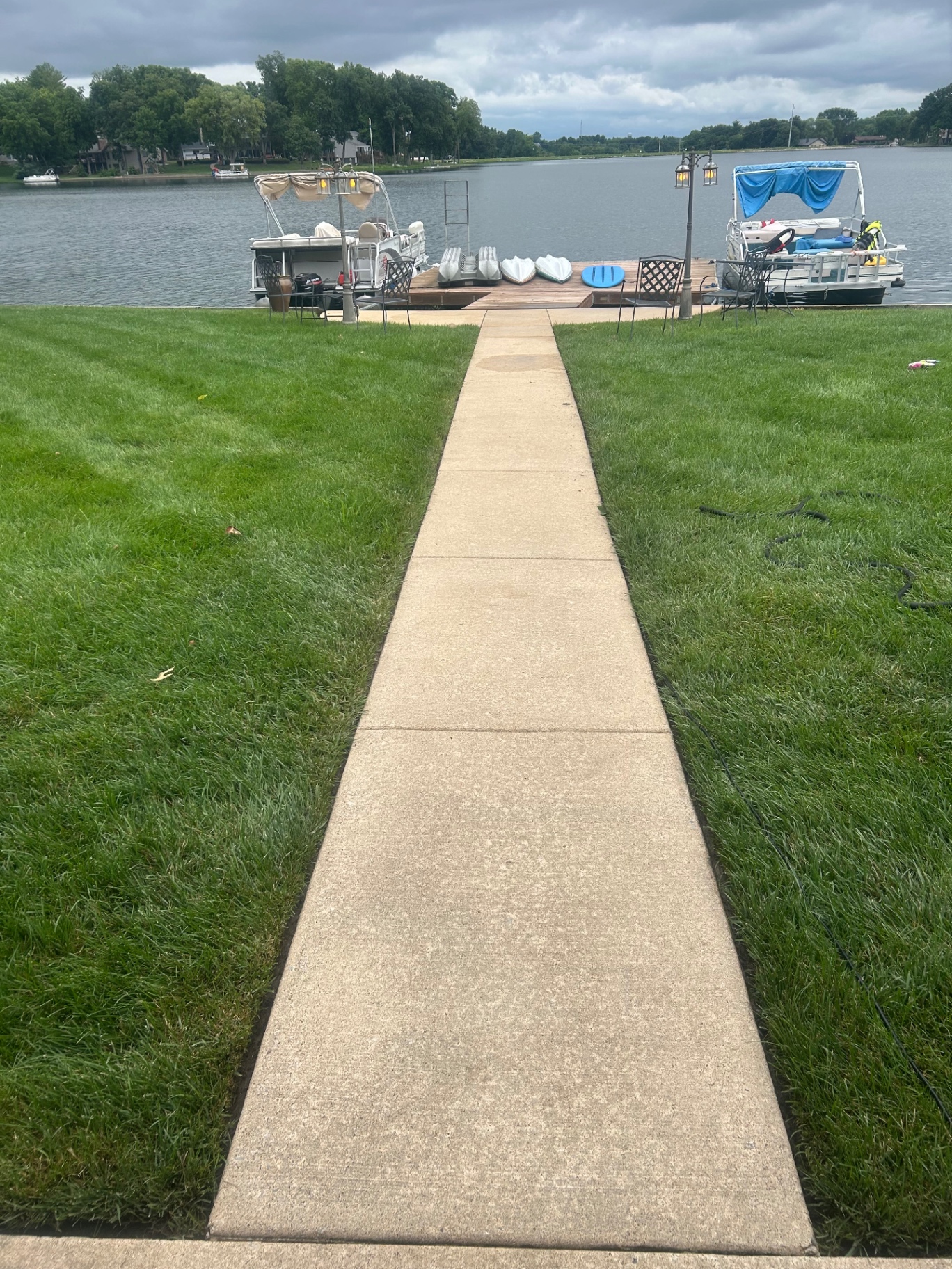 Concrete Walkway Cleaning — after cleaning